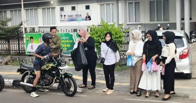 Solidaritas Tanpa Batas: Tim Disnakertrans Muba dan DWP Kompak Berbagi Takjil