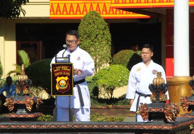 Kenaikan Tingkat 206 Karateka Semarakkan HUT Bhayangkara ke-80 di Polres OKU Timur