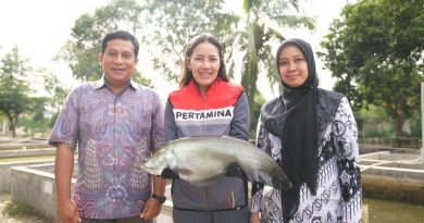 Peduli Warisan Sungai Musi, Pertamina Patra Niaga Kilang Plaju Lestarikan Ikan Belida Lewat Belida Musi Lestari