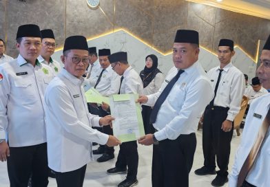 Kakanwil Kemenag Sumsel Lantik Pejabat Baru, Tekankan Peningkatan Layanan KUA dan Humas