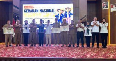 Desa Tebing Bulang Raih Penghargaan BP3MI Sumsel sebagai Desa Migran Emas Produktif