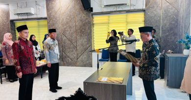 Semangat Mengabdi Tak Kenal Usia: Mantan Kepala Kemenag OKU Selatan Kini Resmi Jadi Guru Madrasah