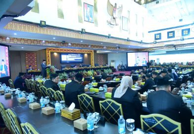 Walikota Ratu Dewa Hadiri Paripurna DPRD Palembang, Bahas Air Limbah hingga Pemajuan Kesenian