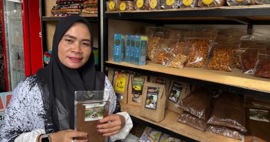 Memaknai Sebungkus Kopi Hitam