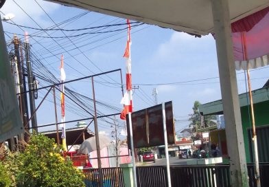 Jelang HUT RI ke-81, PLN Ingatkan Umbul-Umbul Wajib Berjarak Aman dari Jaringan Listrik