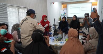 PLN UID S2JB bersama Rumah BUMN Jambi Buka Peluang Usaha bagi Penyandang Tunarungu Pelatihan Sabun Handmade