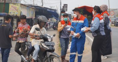 Respons Cepat Dampak Karhutla, PHE Jambi Merang Bagikan Masker ke Warga Sekitar